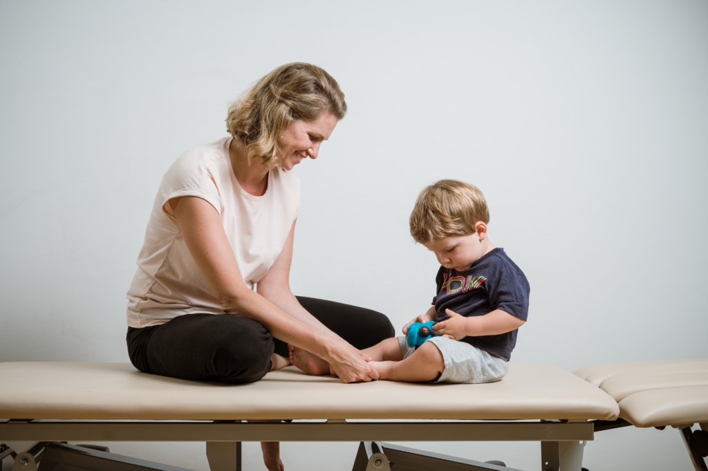 Erste Schuhe für Kinder